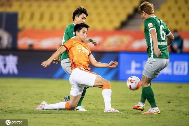 国米1-0领先博洛尼亚加时赛第21分钟，博洛尼亚的角球，利科扬尼斯开向后点，皮球在出底线前被勾了回来，别克马破门！